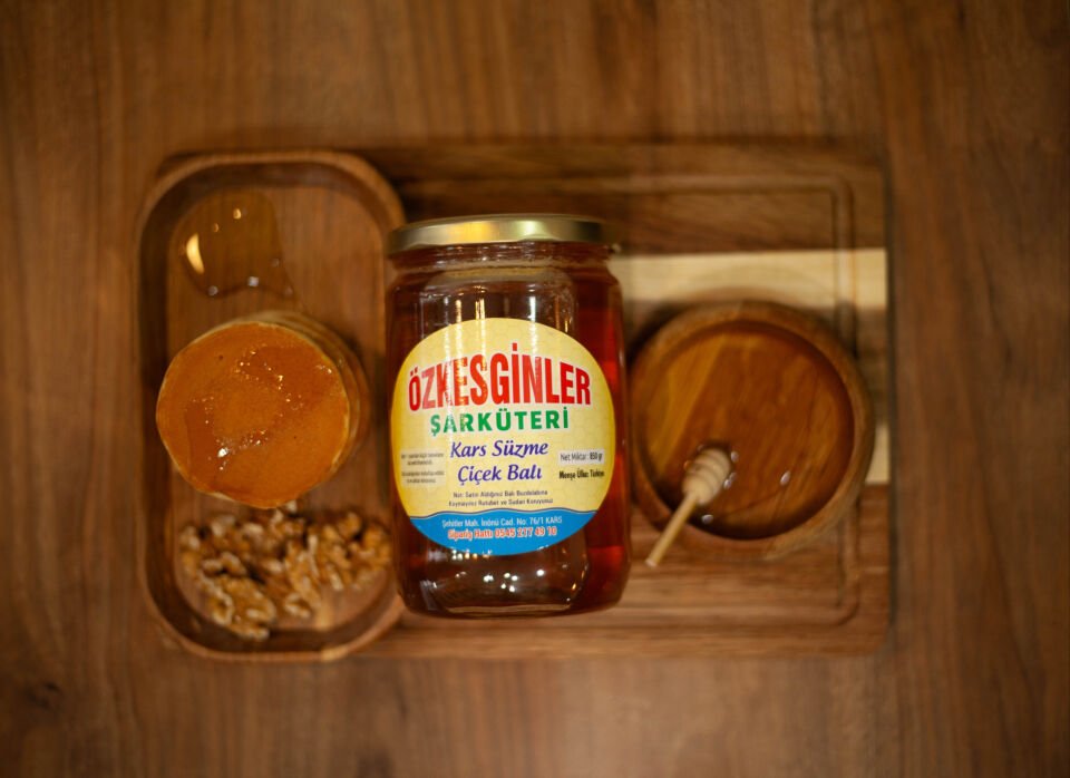 Kars Süzme Çiçek Balı (Yayla Balı)