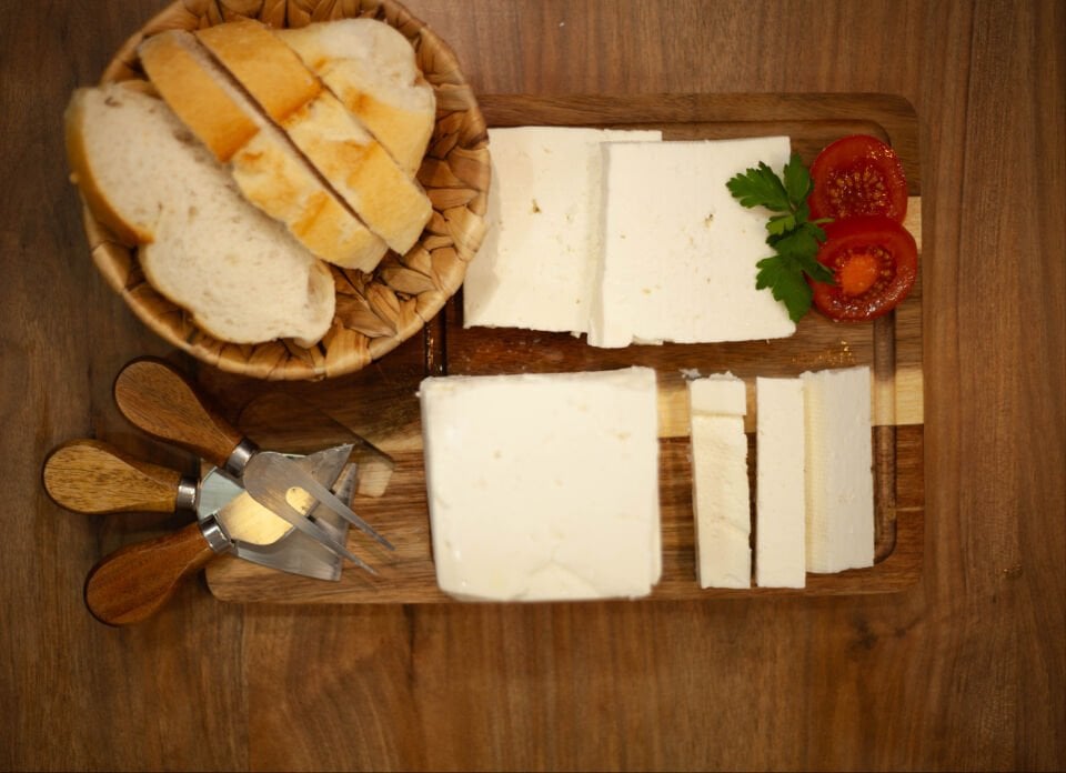 Kars Tam Yağlı Beyaz Peynir (Geleneksel Mandıra Usulü)