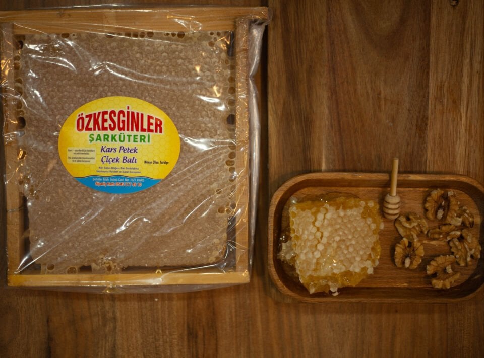 Kars Hakiki Petek Çiçek Balı (Yayla Balı)